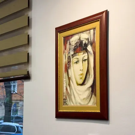 2br Near Vitosha - Calm, Spacious * София