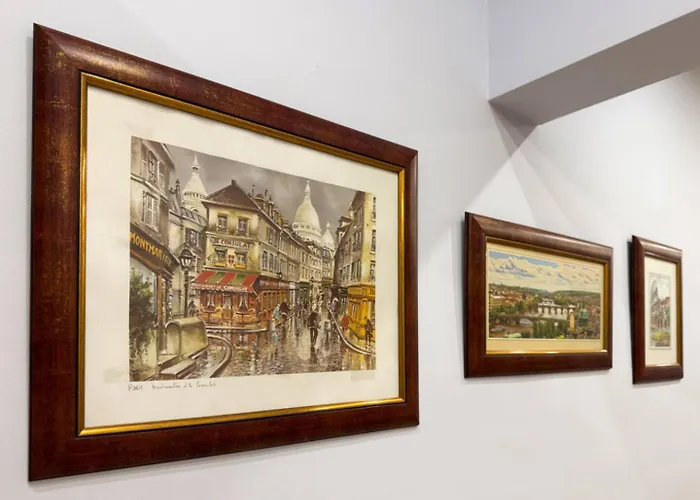 2br Near Vitosha - Calm, Spacious 아파트 소피아